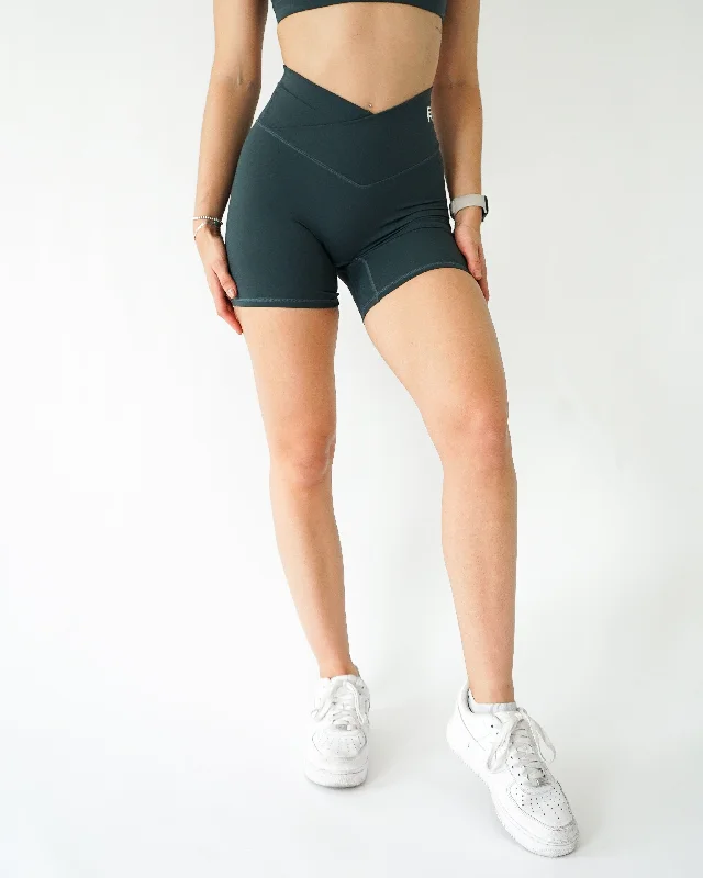 IMPACT V-WAIST BIKER SHORTS 6”- Emerald